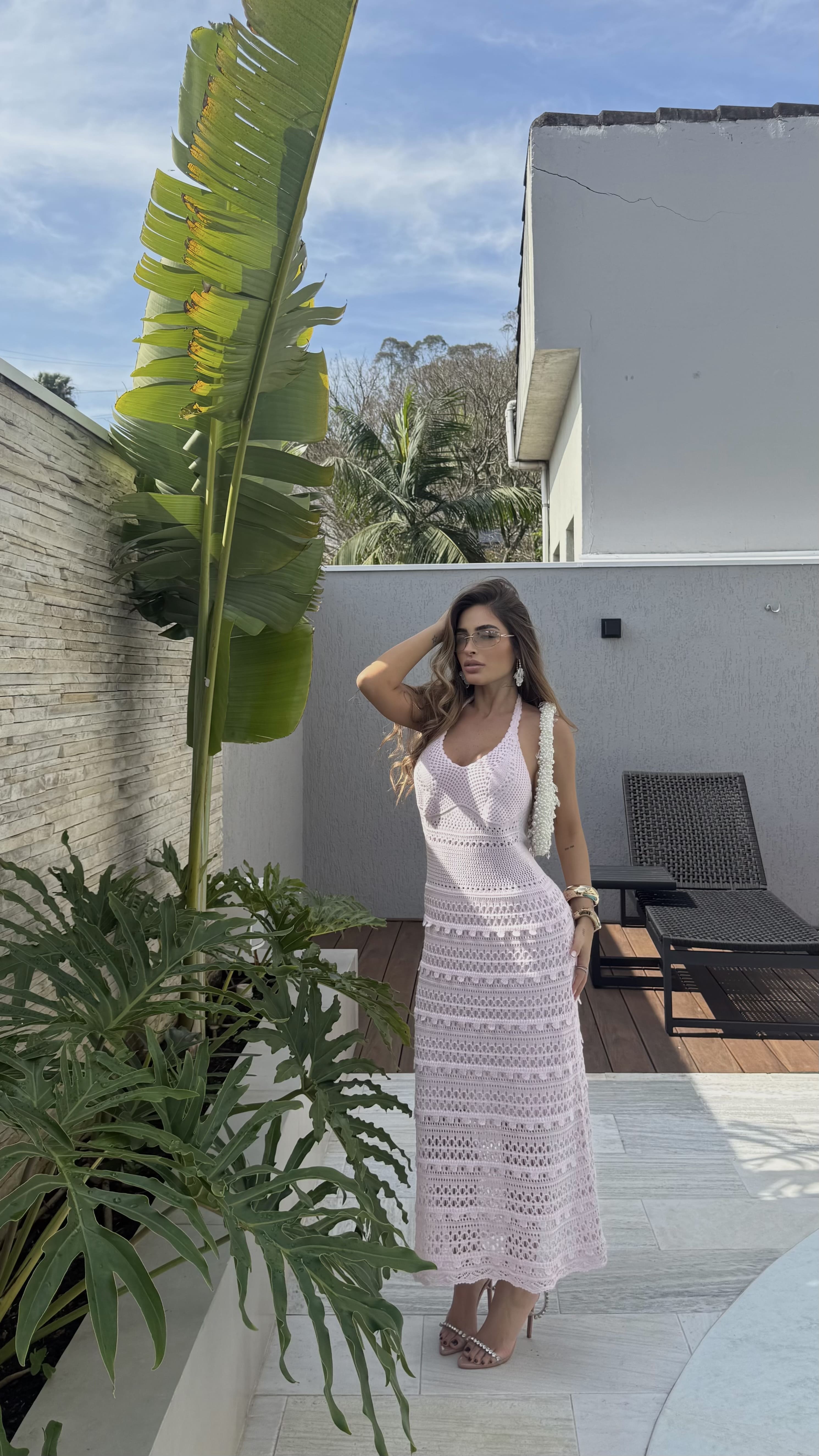 Vestido Tricot Midi Frente Única   Elegância e Modernidade