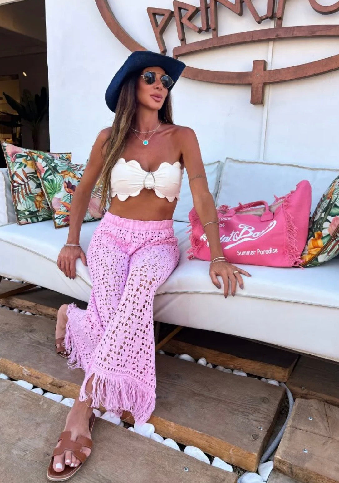 Calça Rosa Chiclete Com Cós Alto e Modelagem Wild