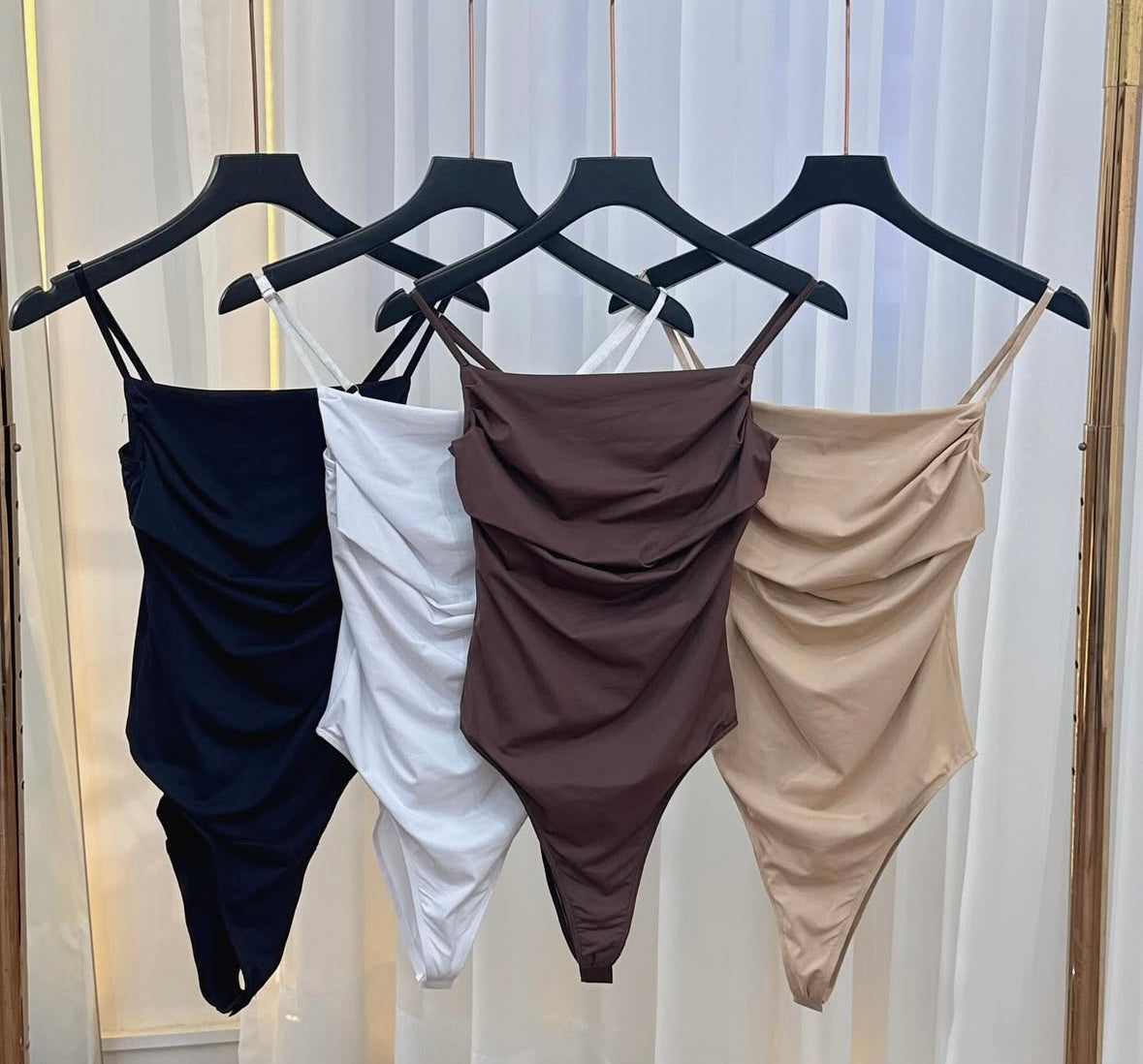 Body em Poliamida com Alças Ajustáveis e Decote Franzido