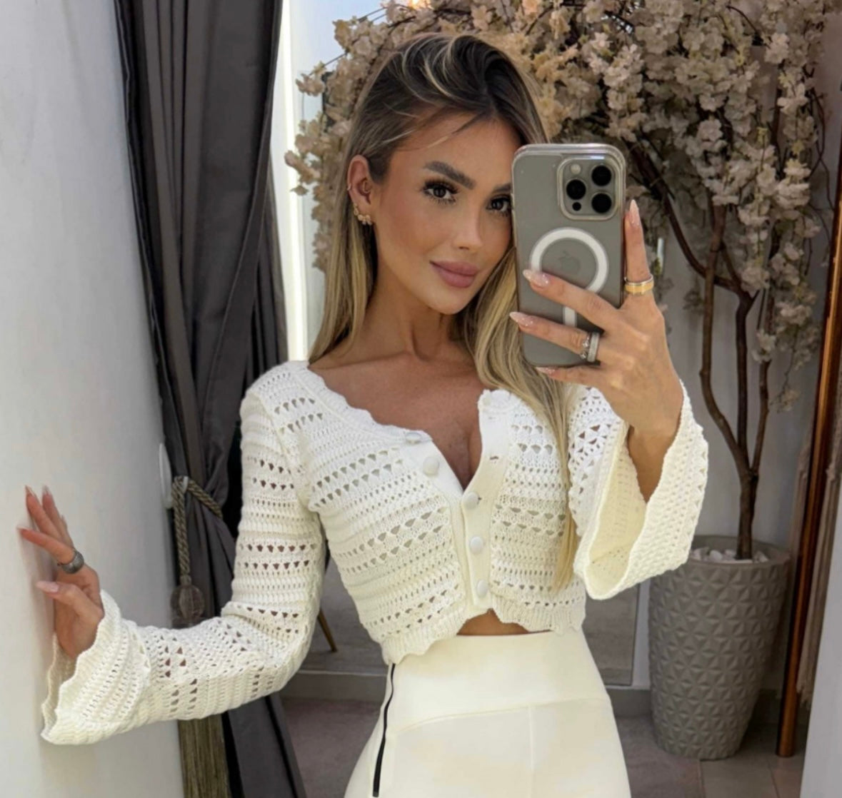 Cropped Tricot com Botões e Manga Fluida   Estilo e Leveza