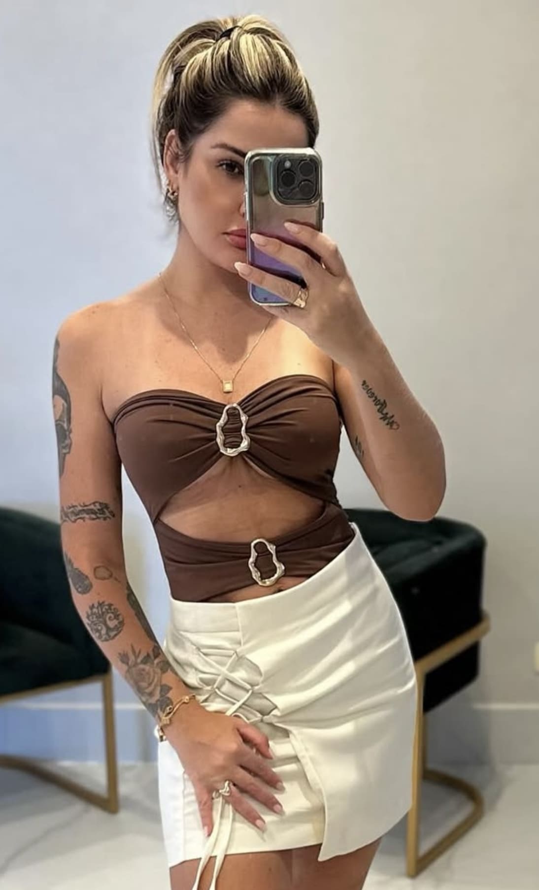 Body Feminino com Recortes Mirella